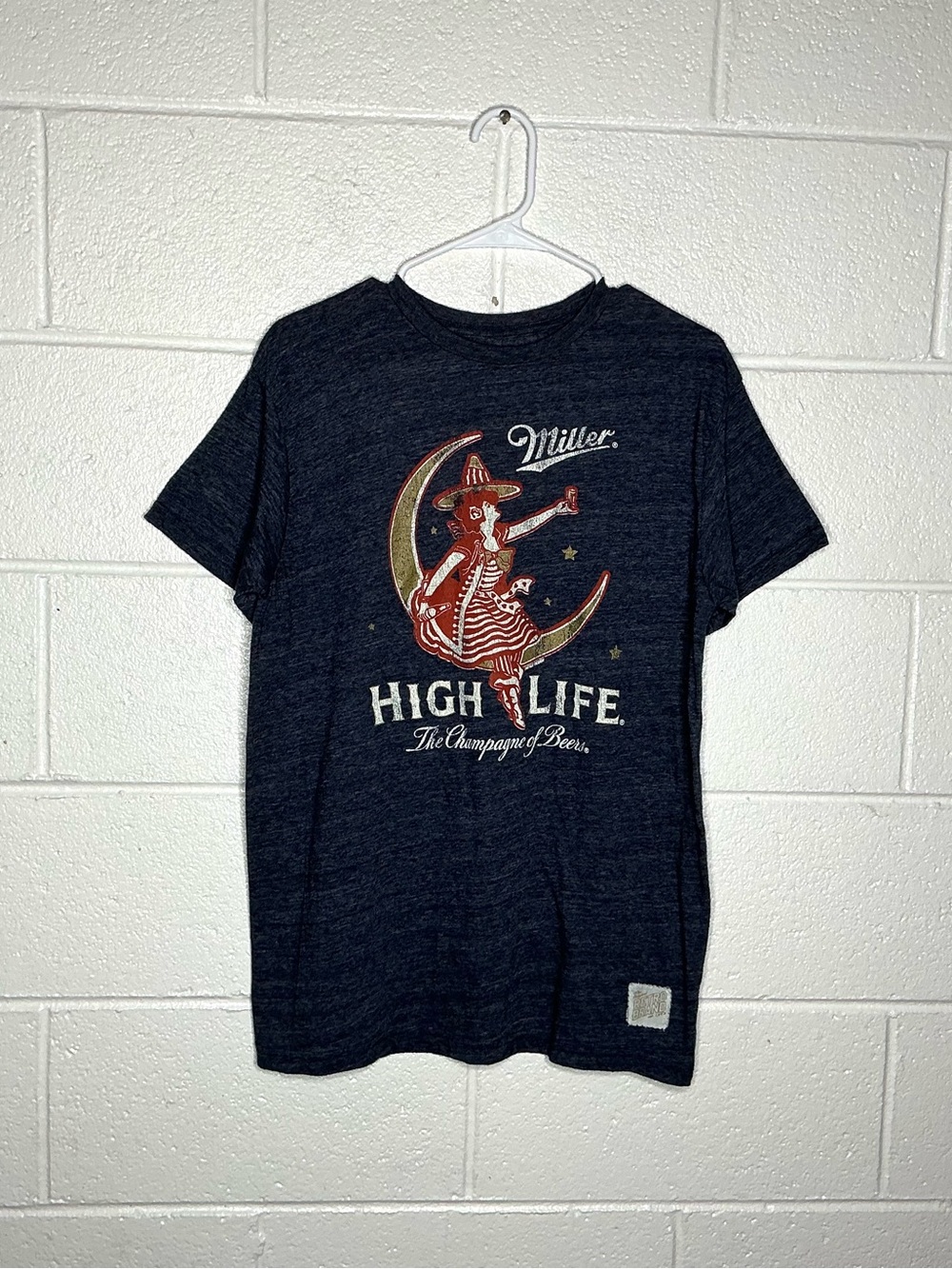 < Miller High Life Short Sleeve Graphic Tee Size Medium >